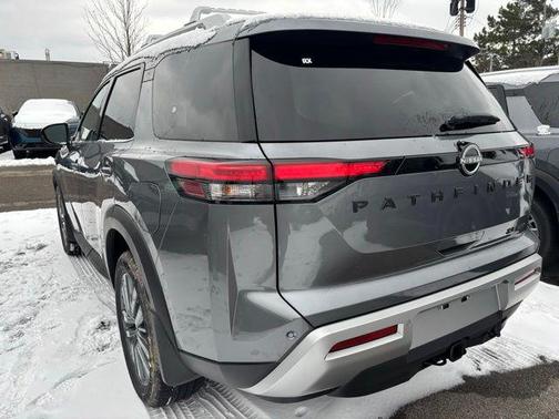 2025 Nissan Pathfinder SL 4WD