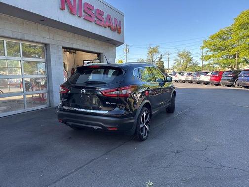 2022 Nissan Rogue Sport SL