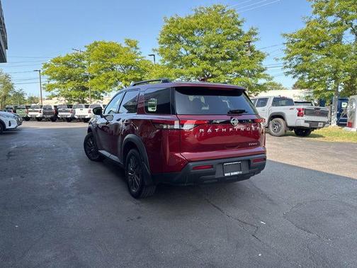 2022 Nissan Pathfinder SV 4WD