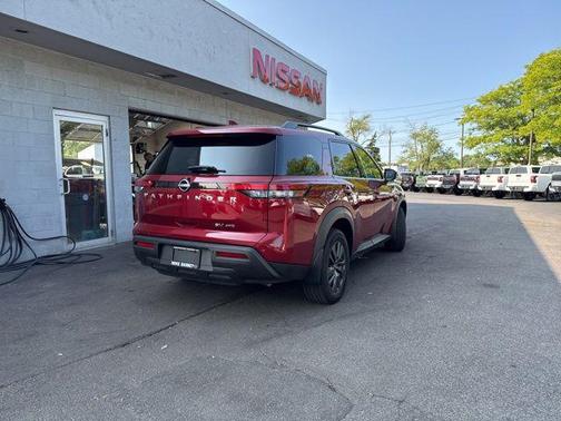 2022 Nissan Pathfinder SV 4WD