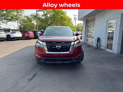 2022 Nissan Pathfinder SV 4WD