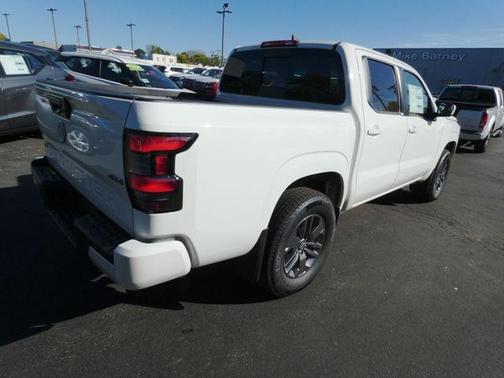 2025 Nissan Frontier SV
