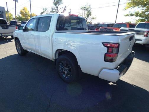 2025 Nissan Frontier SV
