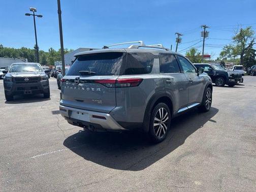 Boulder Gray Pearl 2024 Nissan Pathfinder Platinum 4WD