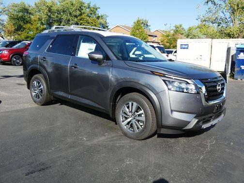 2025 Nissan Pathfinder SL 4WD
