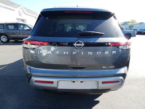2025 Nissan Pathfinder SL 4WD