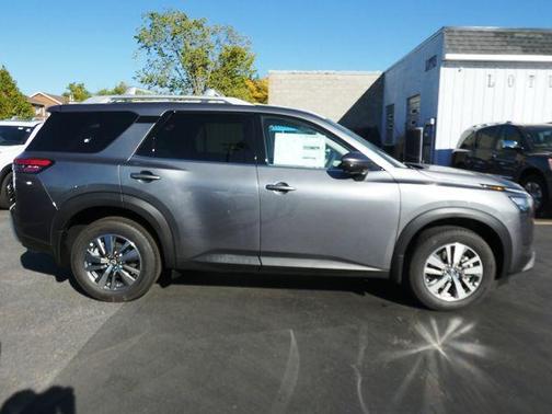2025 Nissan Pathfinder SL 4WD