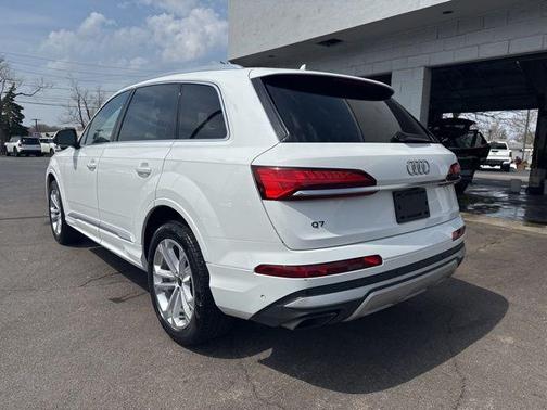 White 2025 Audi Q7 55 Premium Plus