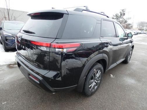 Super Black 2026 Nissan Pathfinder SV