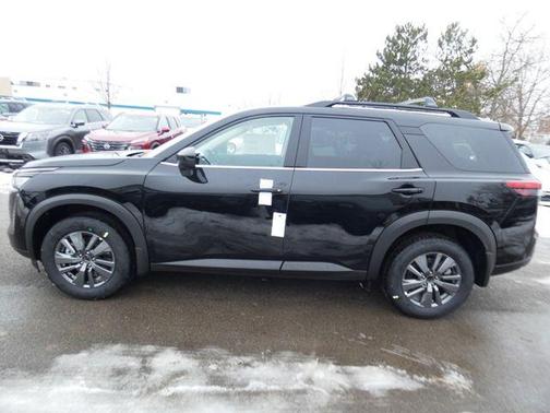 Super Black 2026 Nissan Pathfinder SV