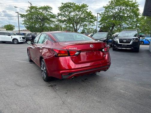 Scarlet Ember Tintcoat 2019 Nissan Altima 2.5 SV
