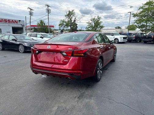 Scarlet Ember Tintcoat 2019 Nissan Altima 2.5 SV