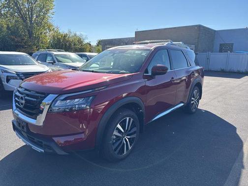 2025 Nissan Pathfinder Platinum 4WD
