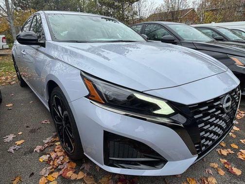 2025 Nissan Altima SR FWD