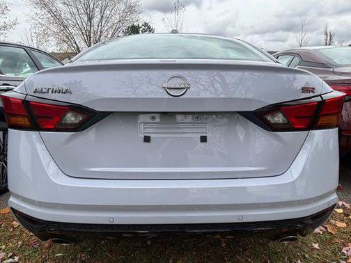 2025 Nissan Altima SR FWD