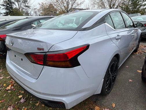 2025 Nissan Altima SR FWD