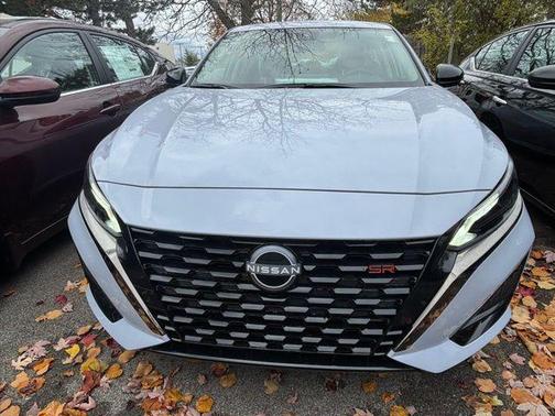 2025 Nissan Altima SR FWD