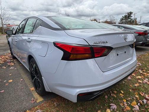 2025 Nissan Altima SR FWD