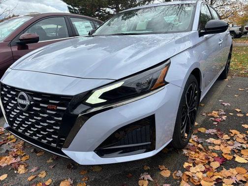 2025 Nissan Altima SR FWD