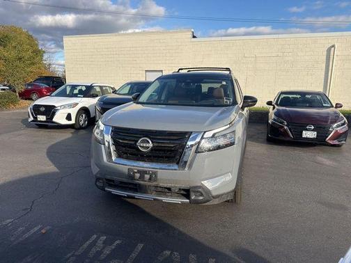 2023 Nissan Pathfinder Platinum 4WD