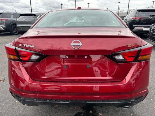 2025 Nissan Altima SR FWD