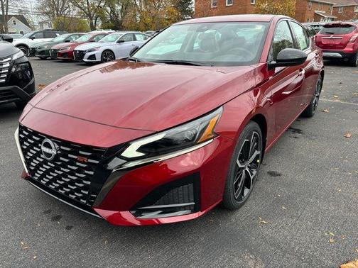 2025 Nissan Altima SR FWD