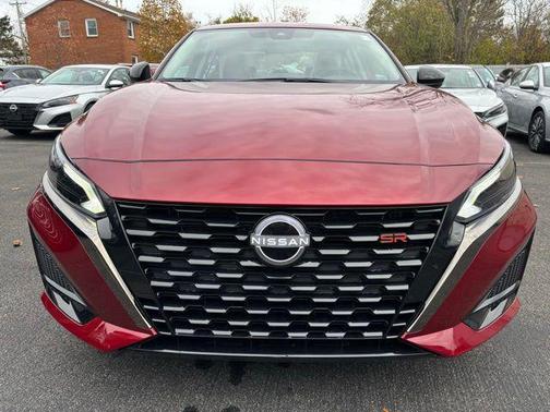 2025 Nissan Altima SR FWD