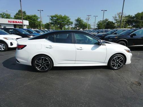 2025 Nissan Sentra SR