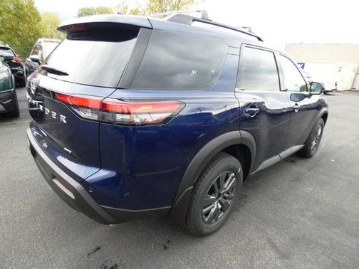 2025 Nissan Pathfinder SV 4WD