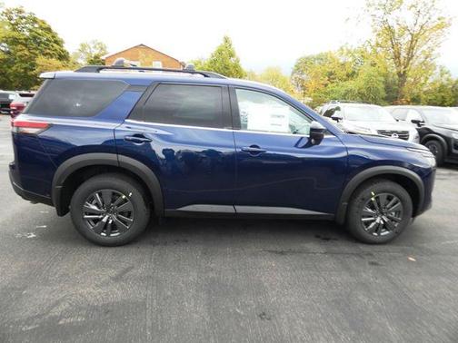 2025 Nissan Pathfinder SV 4WD