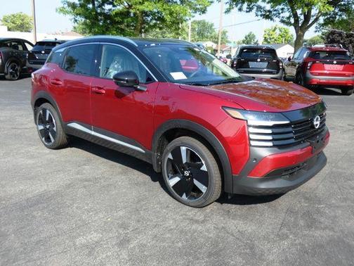 2025 Nissan Kicks SR