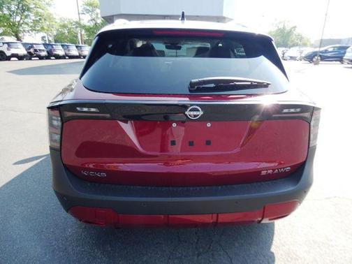2025 Nissan Kicks SR