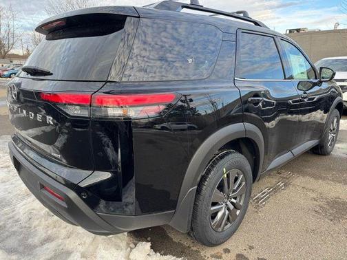 2025 Nissan Pathfinder SV 4WD