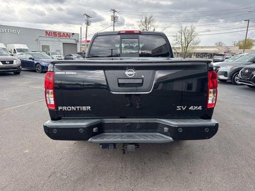 Magnetic Black Pearl 2021 Nissan Frontier SV