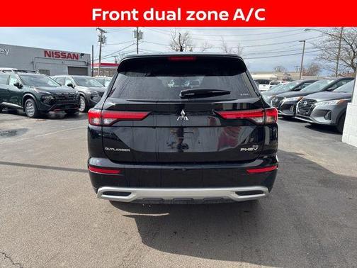 2025 Mitsubishi Outlander PHEV SE S-AWC