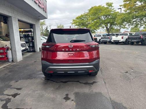 2022 Nissan Rogue SL