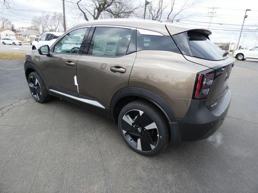 2025 Nissan Kicks SR