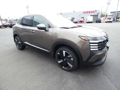 2025 Nissan Kicks SR