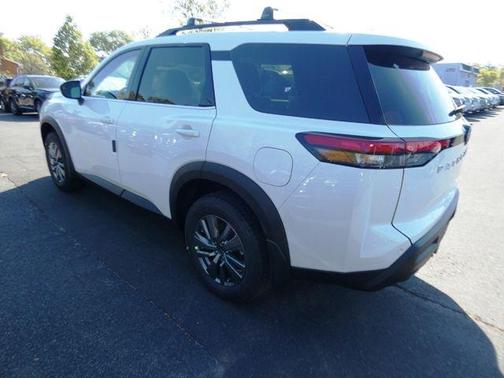 2025 Nissan Pathfinder SV 4WD