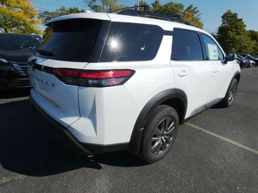 2025 Nissan Pathfinder SV 4WD