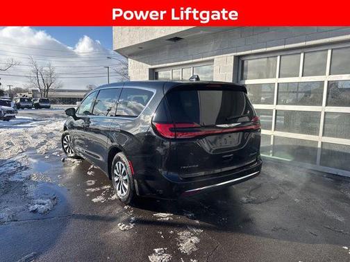 2024 Chrysler Pacifica Hybrid Select