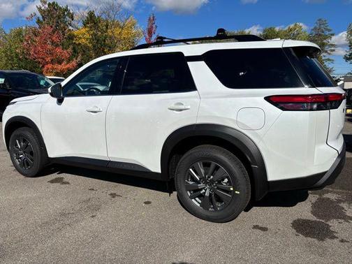 2025 Nissan Pathfinder SV 4WD