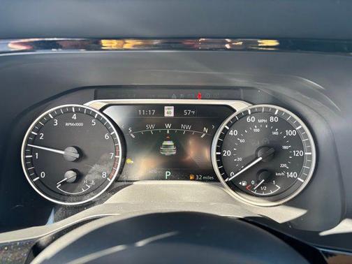2025 Nissan Pathfinder SL 4WD