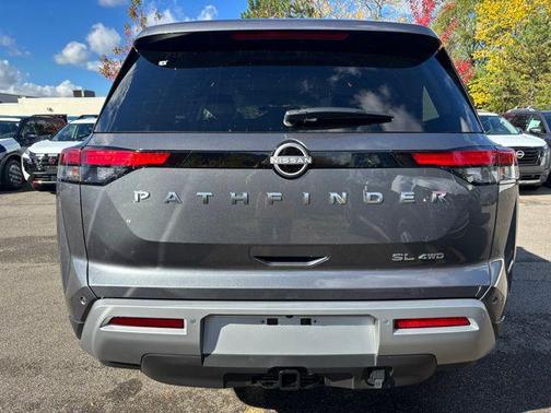 2025 Nissan Pathfinder SL 4WD