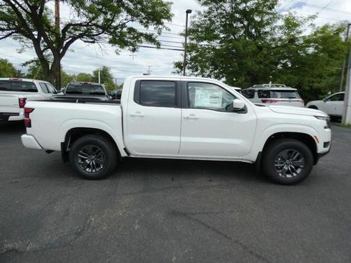 2025 Nissan Frontier SV