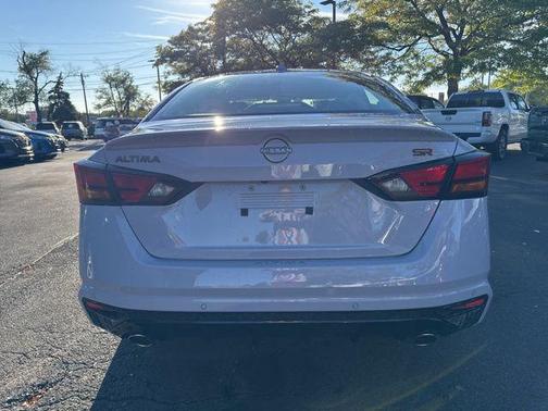 2025 Nissan Altima SR FWD