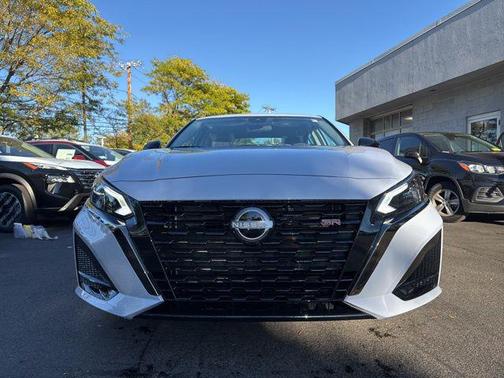 2025 Nissan Altima SR FWD