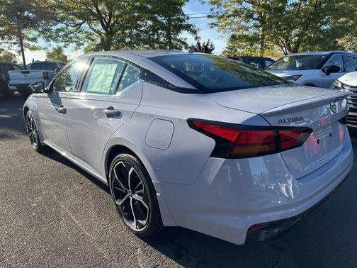 2025 Nissan Altima SR FWD