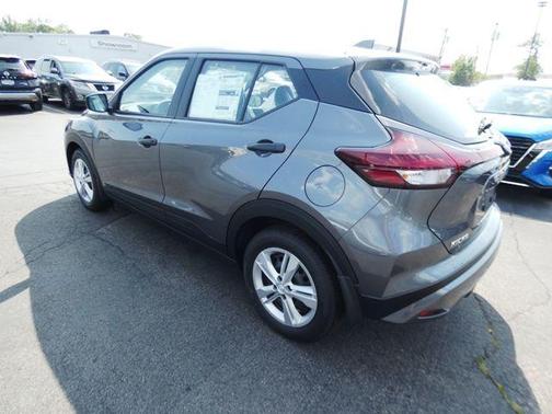 2025 Nissan Kicks S