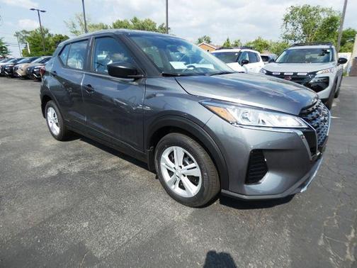 2025 Nissan Kicks S